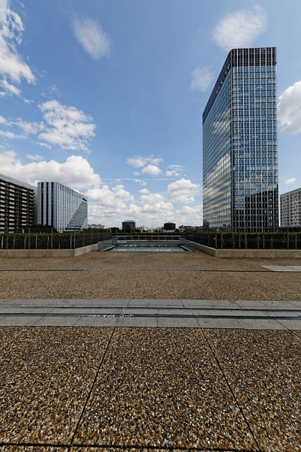 La Défense-AOU14-023